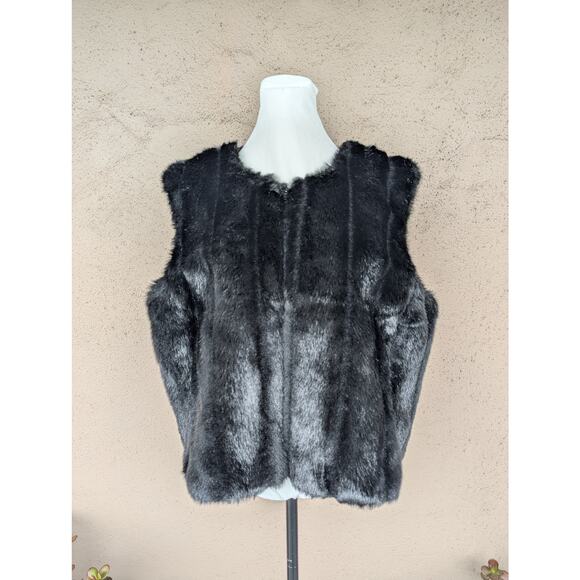 Rebecca Thomas Other - 💜Rebecca Thomas Black Faux Fur Vest – XL – Made in USA